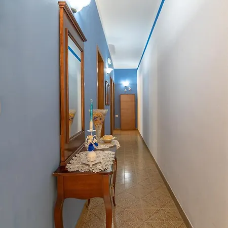 La Casa Blu Apartment *